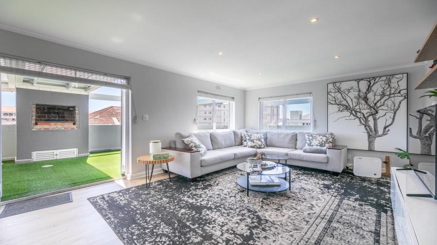 2 Bedroom Property for Sale in Sea Point Western Cape